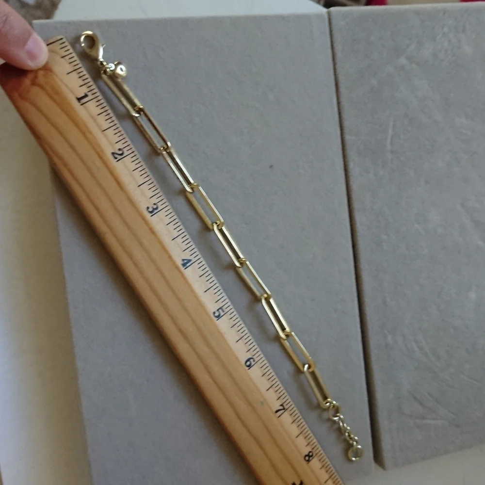 Elegant light Gold tone Paperclip Chain Chain Bracelet - Picture 4 of 6